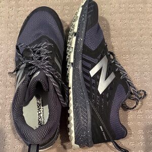 New Balance Grey Response 2.0 running  Trail Shoes 7.5